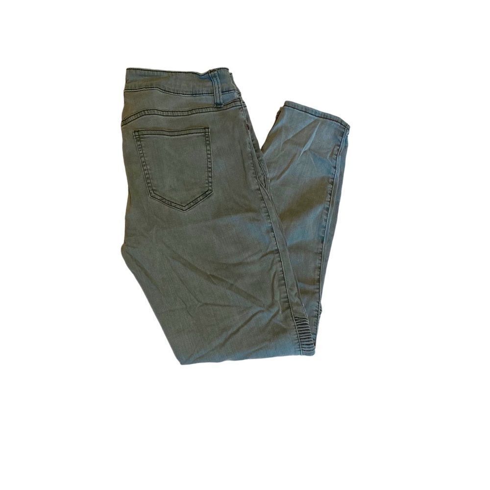 Pistola women’s skinny moto jeans. Size29.